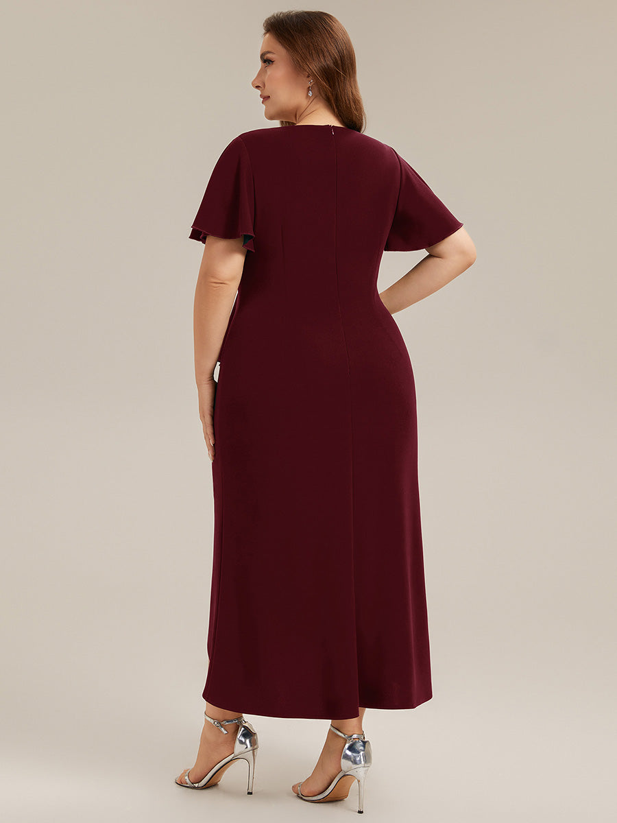 robe maxi ajustée à décolleté en V profond à manches courtes avec volants et fente haute sur la cuisse #Couleur_Bordeaux