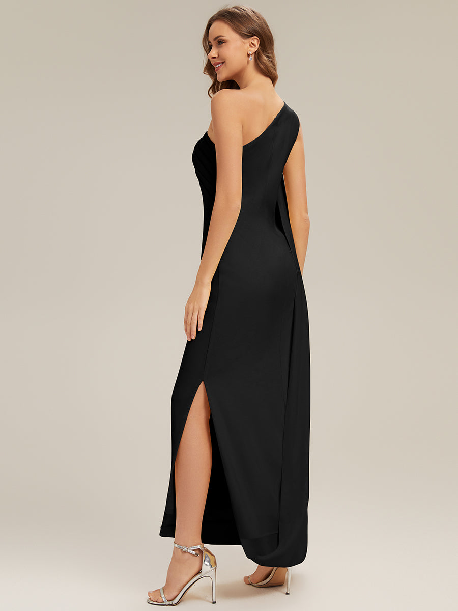 Robe maxi asymétrique sans manches en jersey extensible avec des rubans fluides #Couleur_Noir