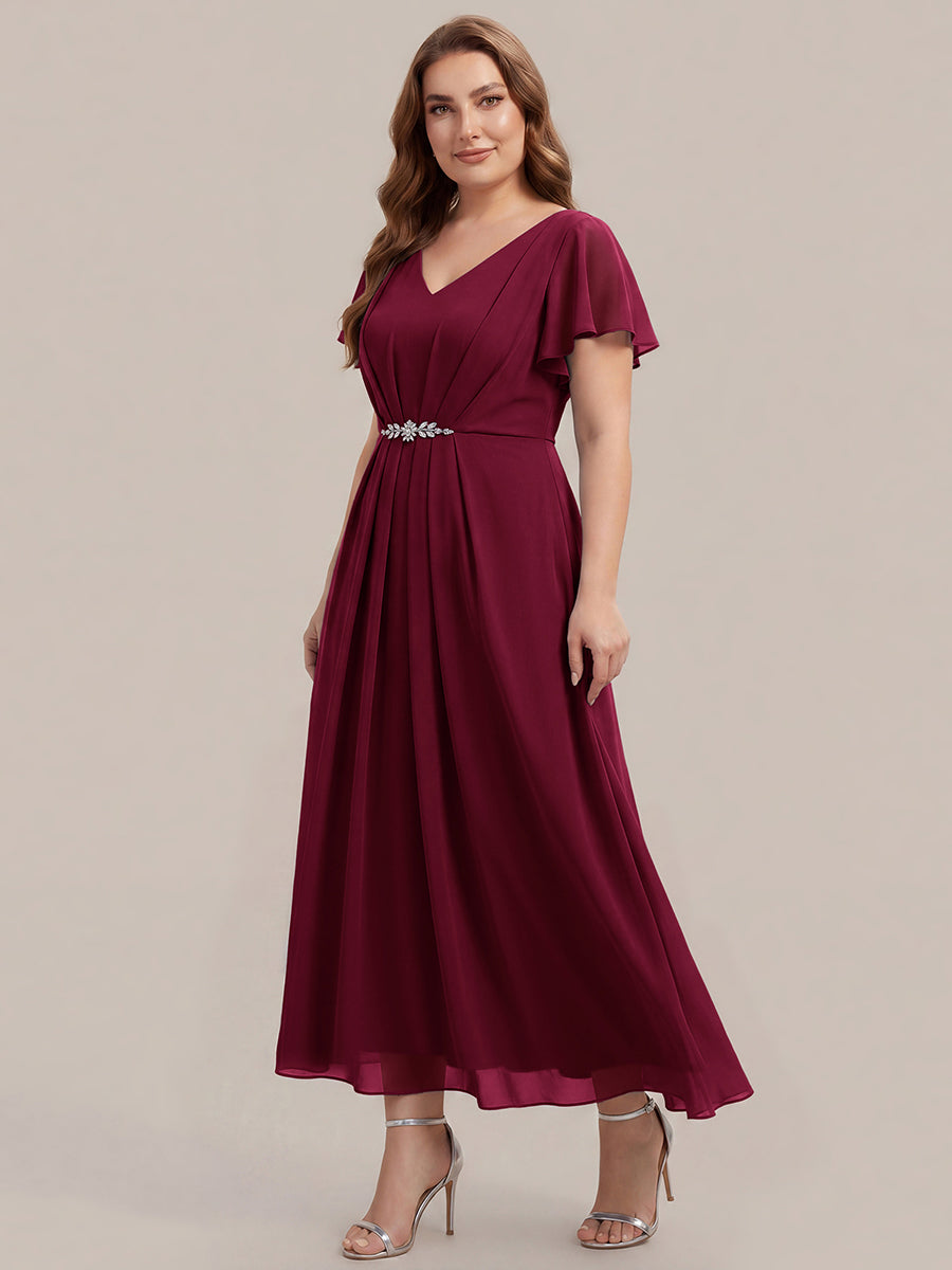 Robe longue maxi ligne A avec manches à volants col en V ornée de strass #Couleur_Bordeaux