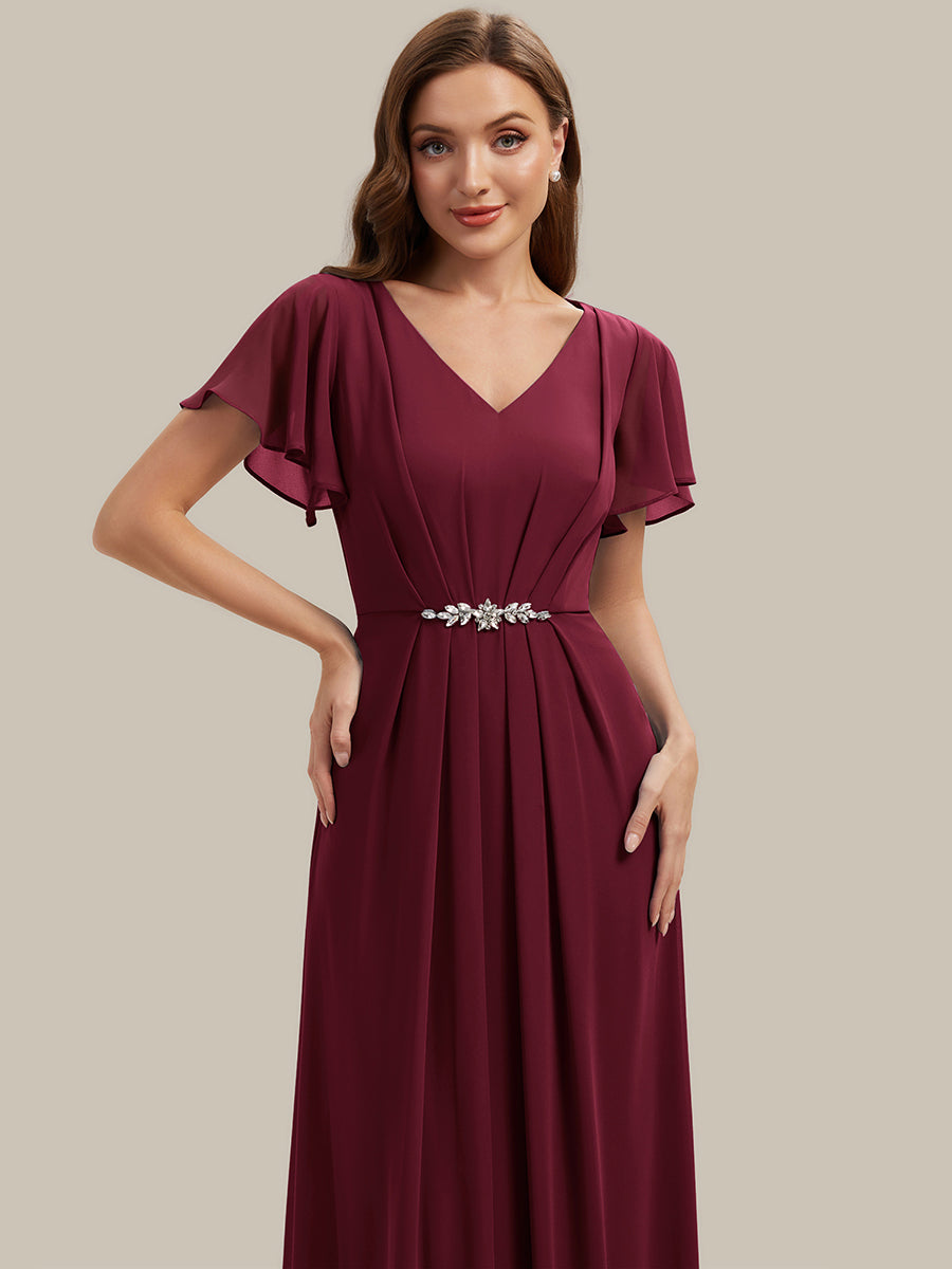Robe longue maxi ligne A avec manches à volants col en V ornée de strass #Couleur_Bordeaux