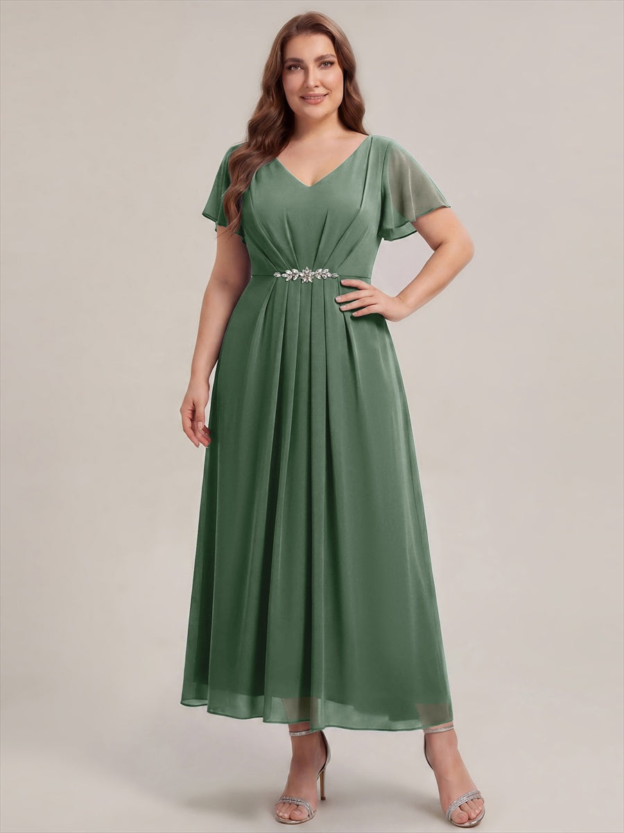 Robe longue maxi ligne A avec manches à volants col en V ornée de strass #Couleur_Eukalyptus Grün