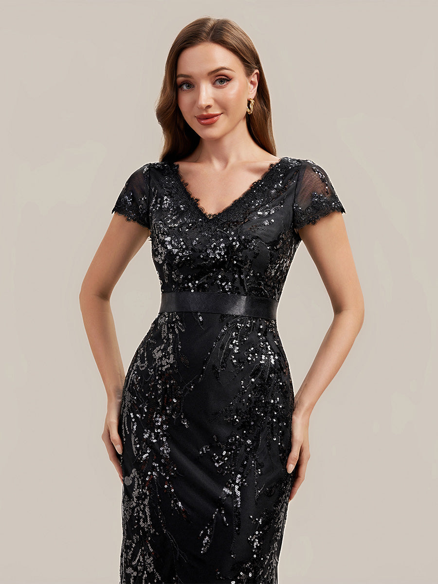 Robe moulante à manches courtes en stretch avec décolleté en V profond et détails en sequins #Couleur_Noir