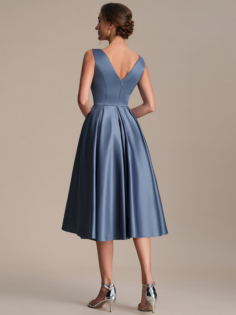 Robe midi de bal sans manches à volants plissée avec décolleté en V #Couleur_Marine Fume