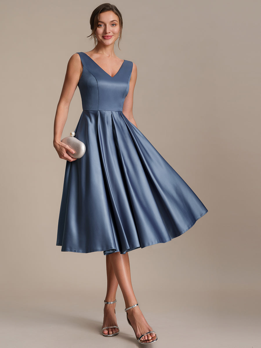 Robe midi de bal sans manches à volants plissée avec décolleté en V #Couleur_Marine Fume