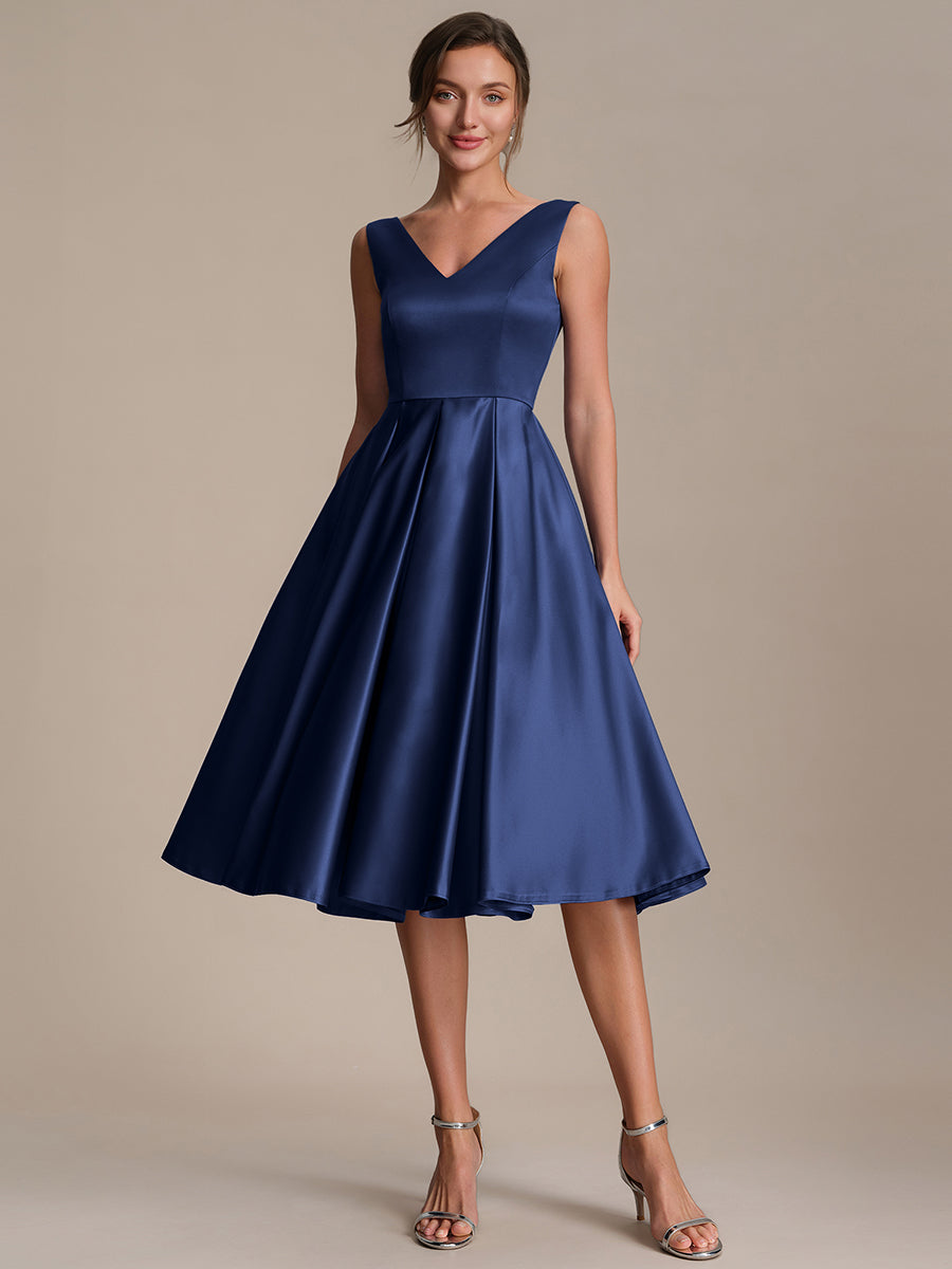 Robe midi de bal sans manches à volants plissée avec décolleté en V #Couleur_Bleu Marine