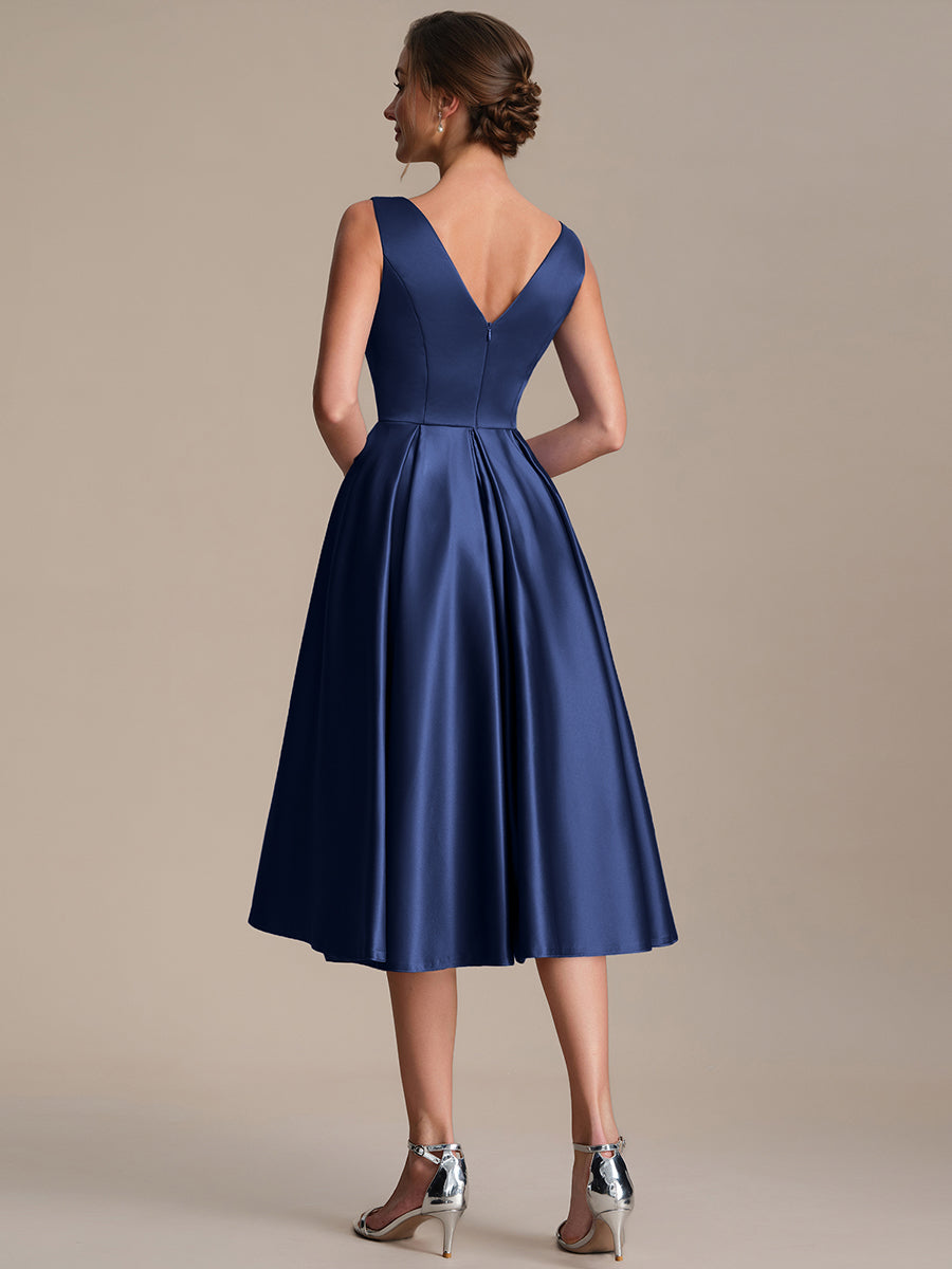 Robe midi de bal sans manches à volants plissée avec décolleté en V #Couleur_Bleu Marine