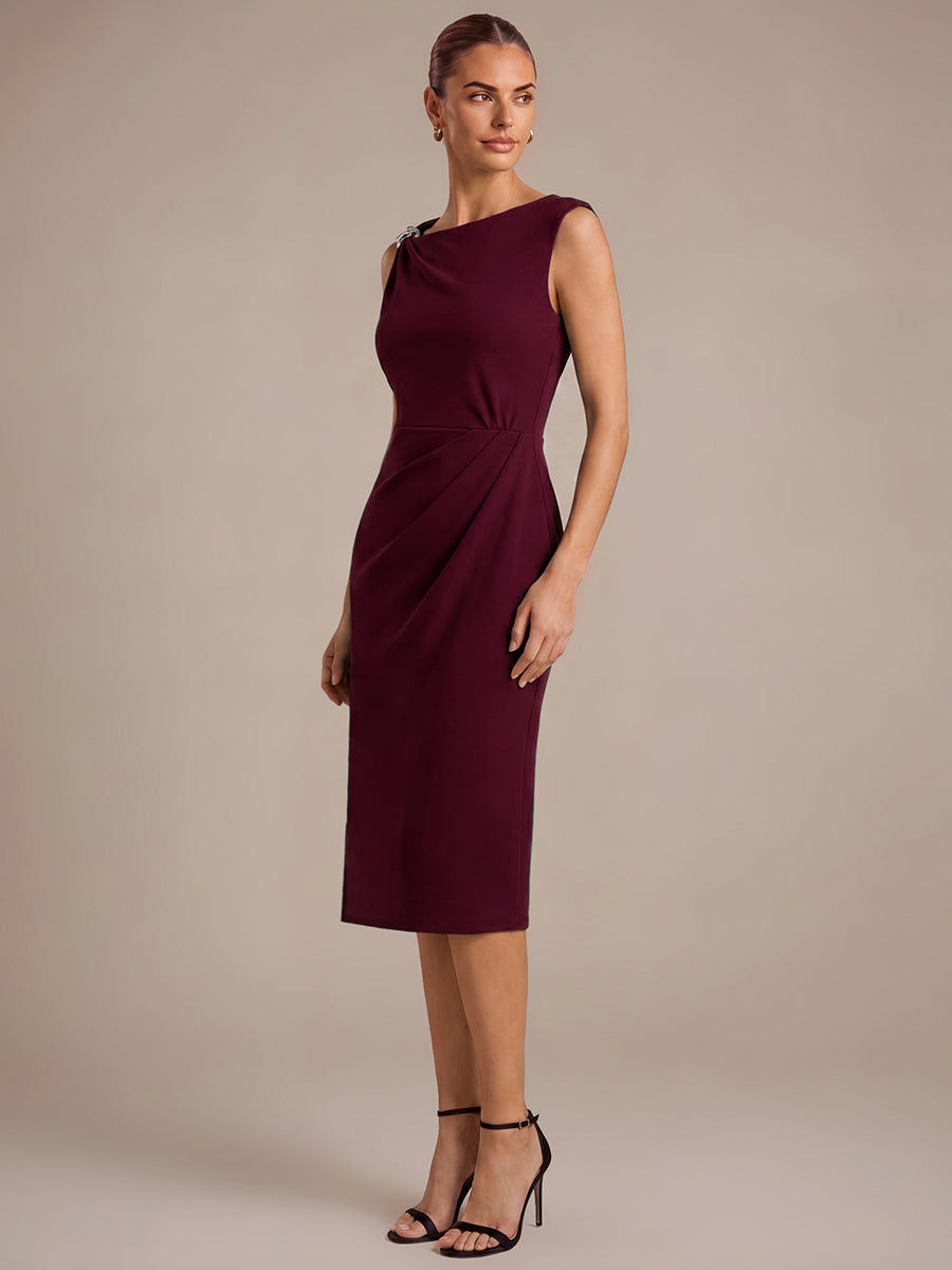 Robe midi ajust¨¦e sans manches ¨¤ encolure asym¨¦trique avec fermeture ¨¦clair au dos #Couleur_Bordeaux