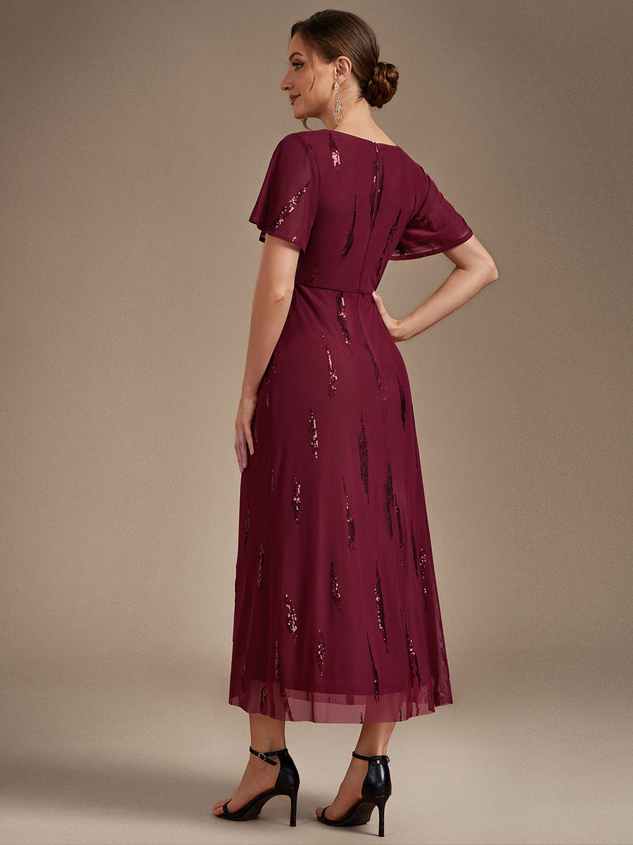 robe midi ajustée à manches courtes en V avec sequins et manches volantes #Couleur_Bordeaux