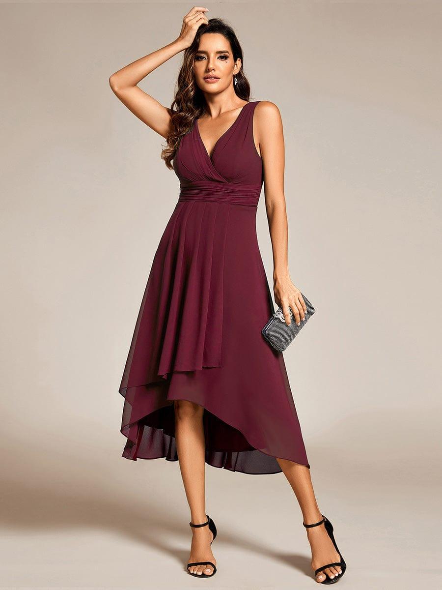 Robe d'invité de mariage élégante en mousseline de soie plissée sans manches à col en V #Couleur_Bordeaux