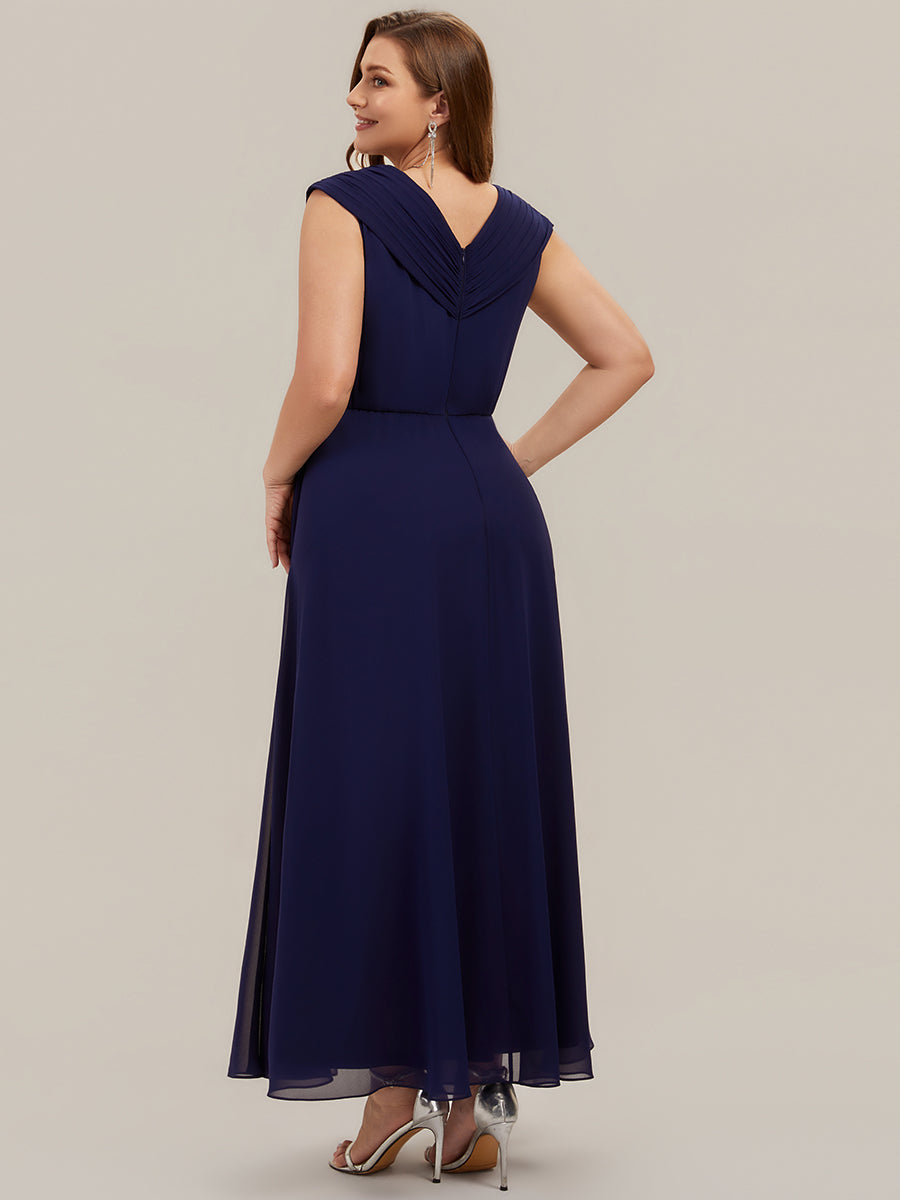 Robe maxi A-line à appliques avec décolleté en V profond et manches courtes ornée de rubans fluides #Couleur_Bleu Marine