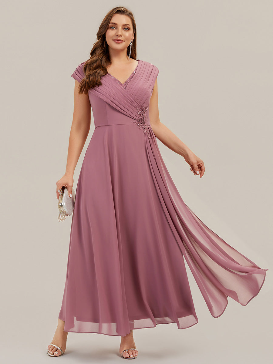 Robe maxi A-line à appliques avec décolleté en V profond et manches courtes ornée de rubans fluides #Couleur_Orchidee