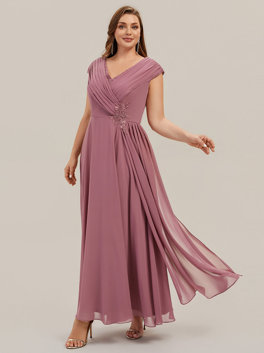 Robe maxi A-line à appliques avec décolleté en V profond et manches courtes ornée de rubans fluides #Couleur_Orchidee