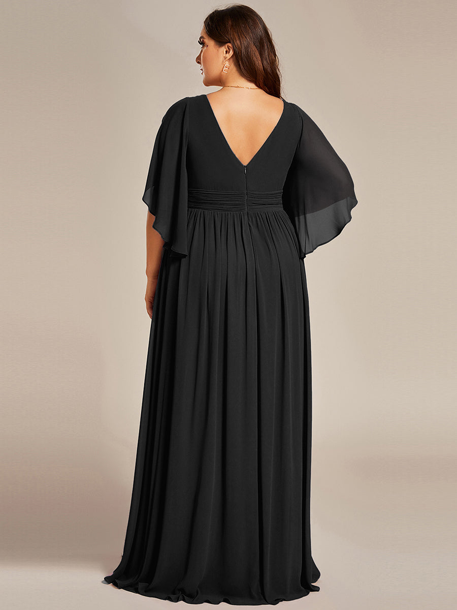 Robe Curvy en mousseline plissée Col V manches mi-longues #Couleur_Noir