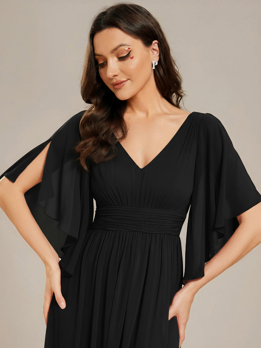 Robe Curvy en mousseline plissée Col V manches mi-longues #Couleur_Noir