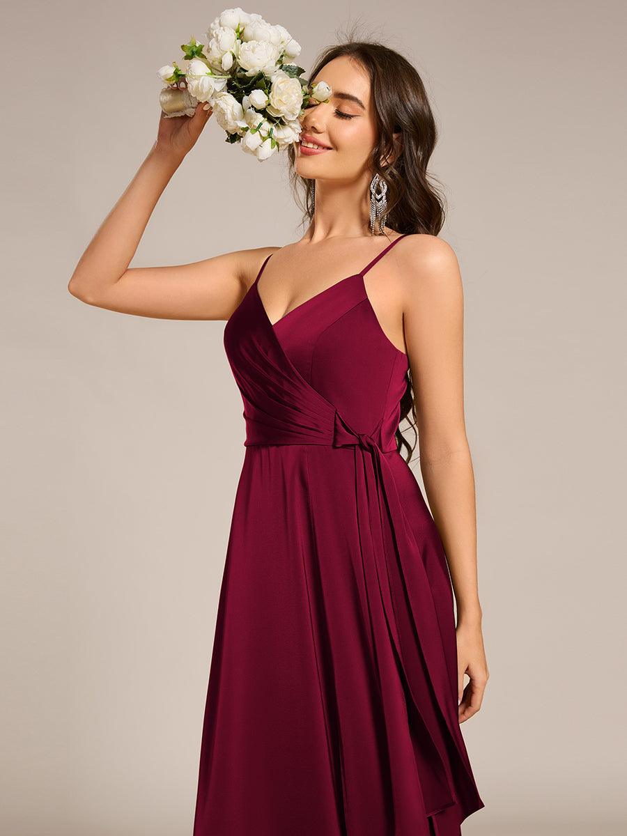 Robe de demoiselle d'honneur fendue en satin à bretelles #Couleur_Bordeaux