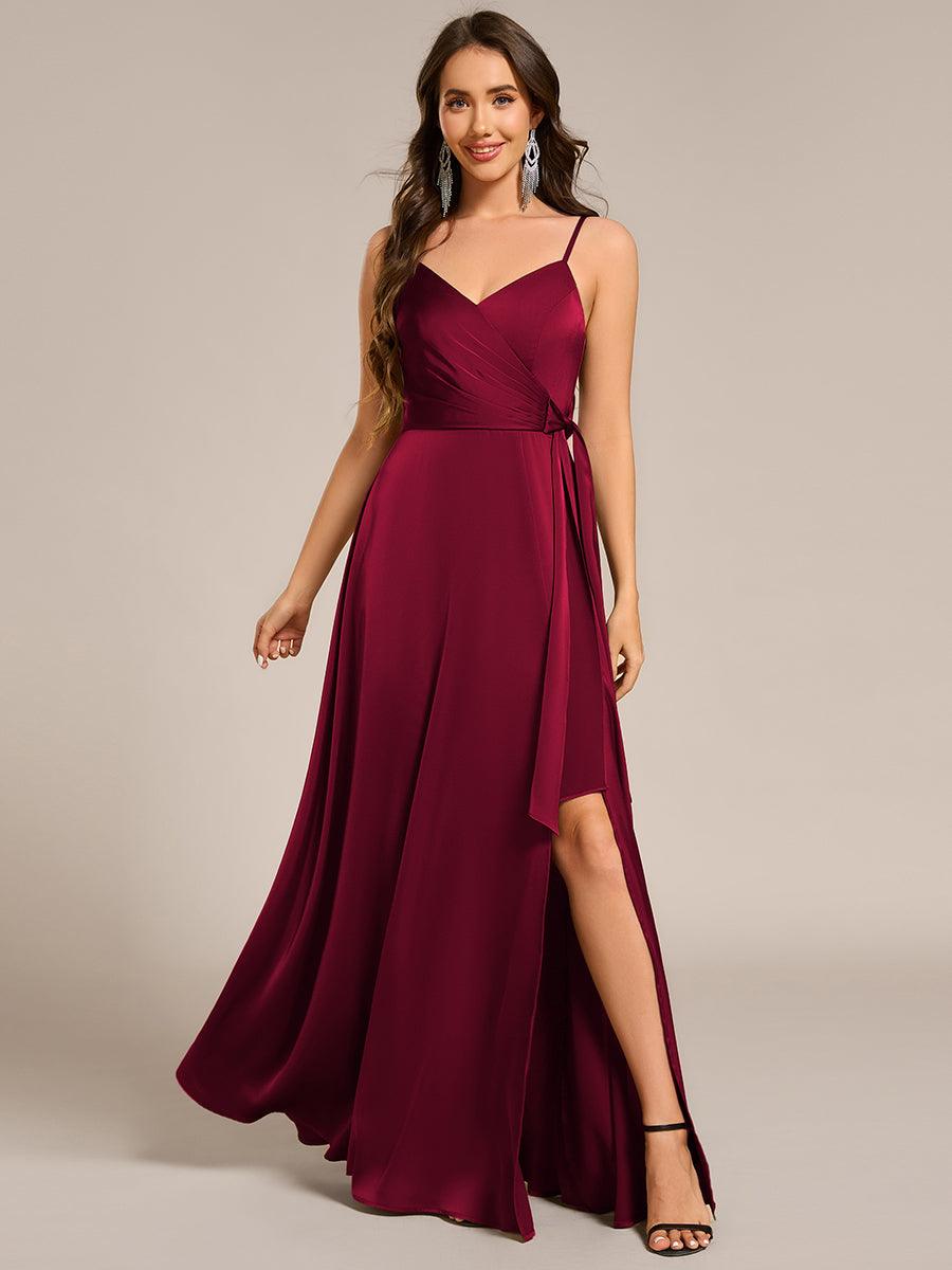 Robe de demoiselle d'honneur fendue en satin à bretelles #Couleur_Bordeaux