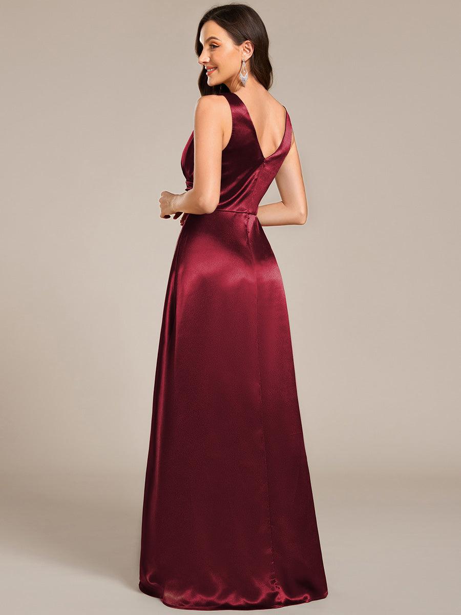 Robe de demoiselle d'honneur fendue en satin sans manches à col en V #Couleur_Bordeaux