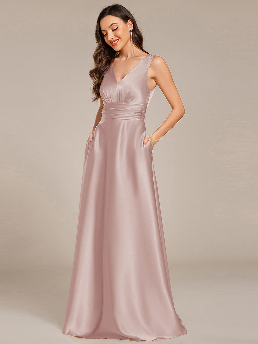 Robe de demoiselle d'honneur fendue en satin sans manches à col en V #Couleur_Mauve