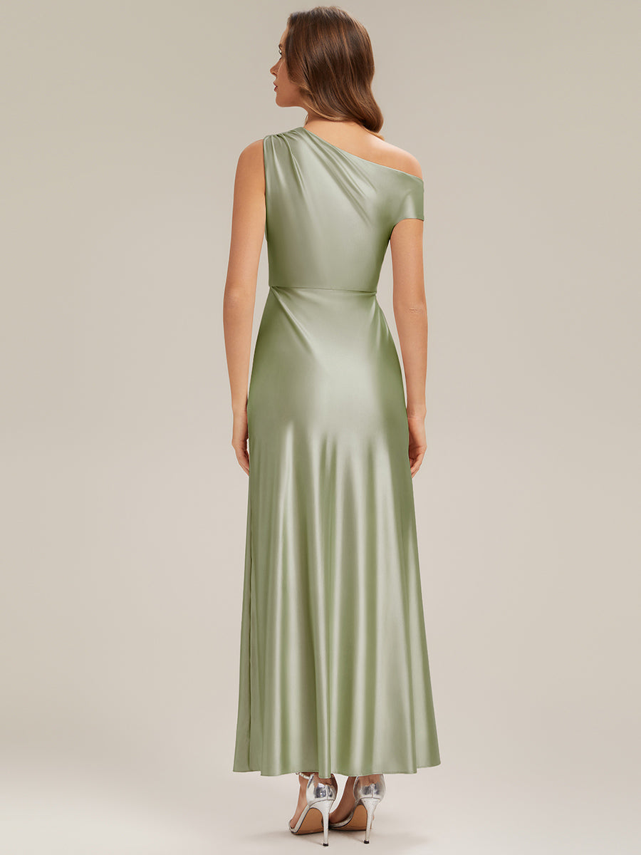 Robe moulante à une épaule à manches courtes avec fente haute sur la cuisse et tissu extensible #Couleur_Vert sauge