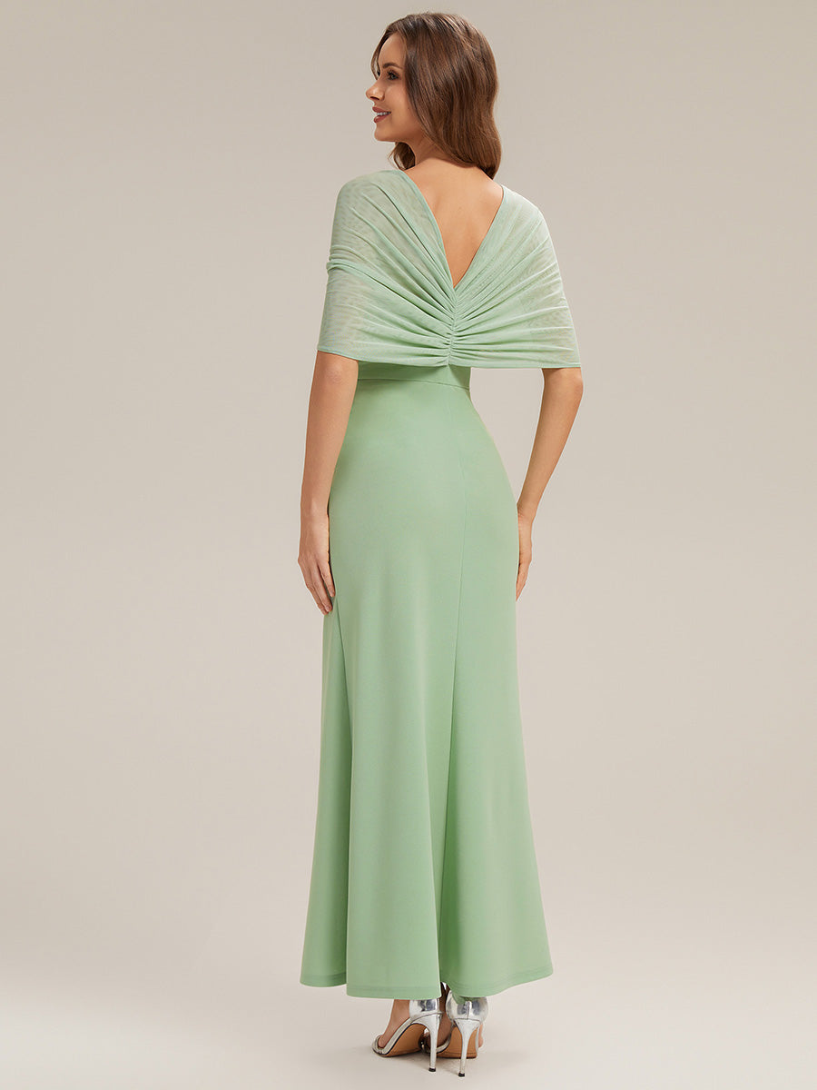 Robe maxi sans manches à bretelles avec un haut extensible et une fente haute sur la cuisse et un détail en nœud #Couleur_Menthe Verte