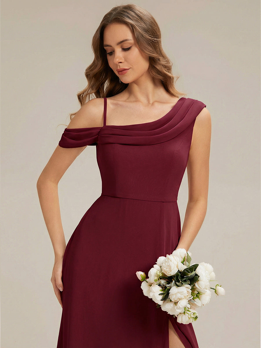 Robe longue asymétrique à manches courtes en A avec des embellissements en strass #Couleur_Bordeaux