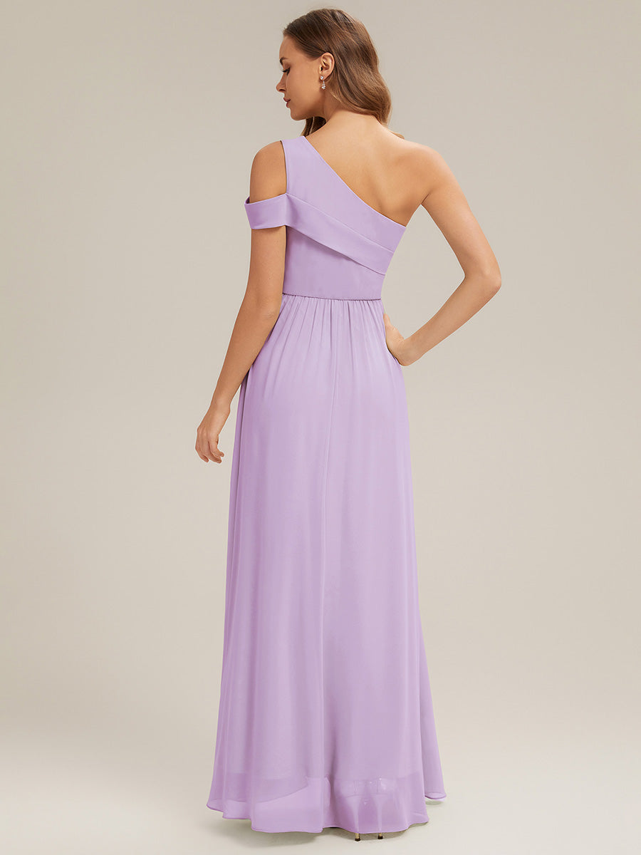 Robe longue à une épaule à manches courtes avec fente haute sur la cuisse et détail découpé #Couleur_Lilas Givré