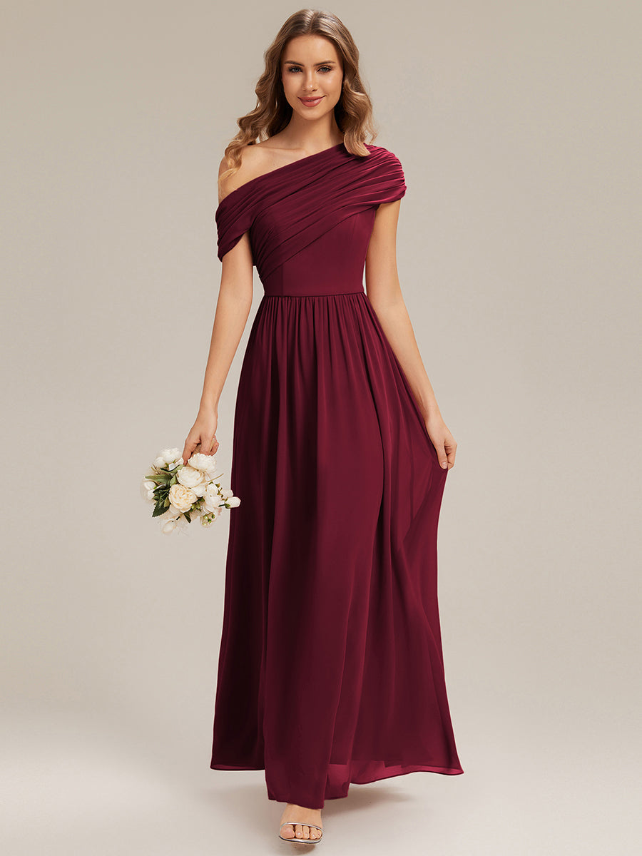 Robe longue asymétrique sans bretelles en A avec détail froncé #Couleur_Bordeaux