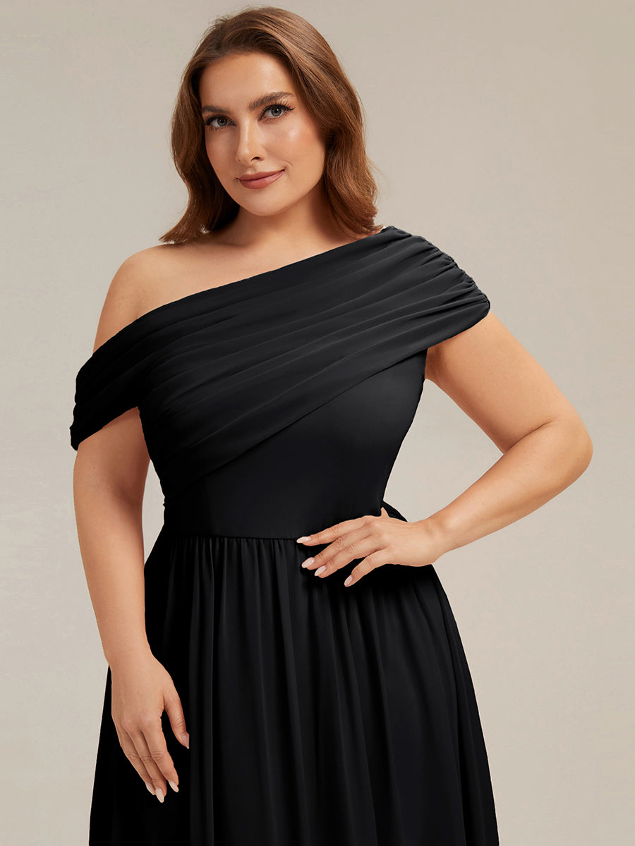 Robe longue asymétrique sans bretelles en A avec détail froncé #Couleur_Noir