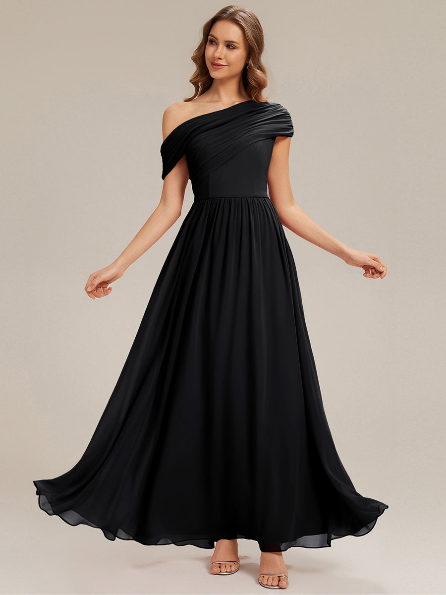 Robe longue asymétrique sans bretelles en A avec détail froncé #Couleur_Noir