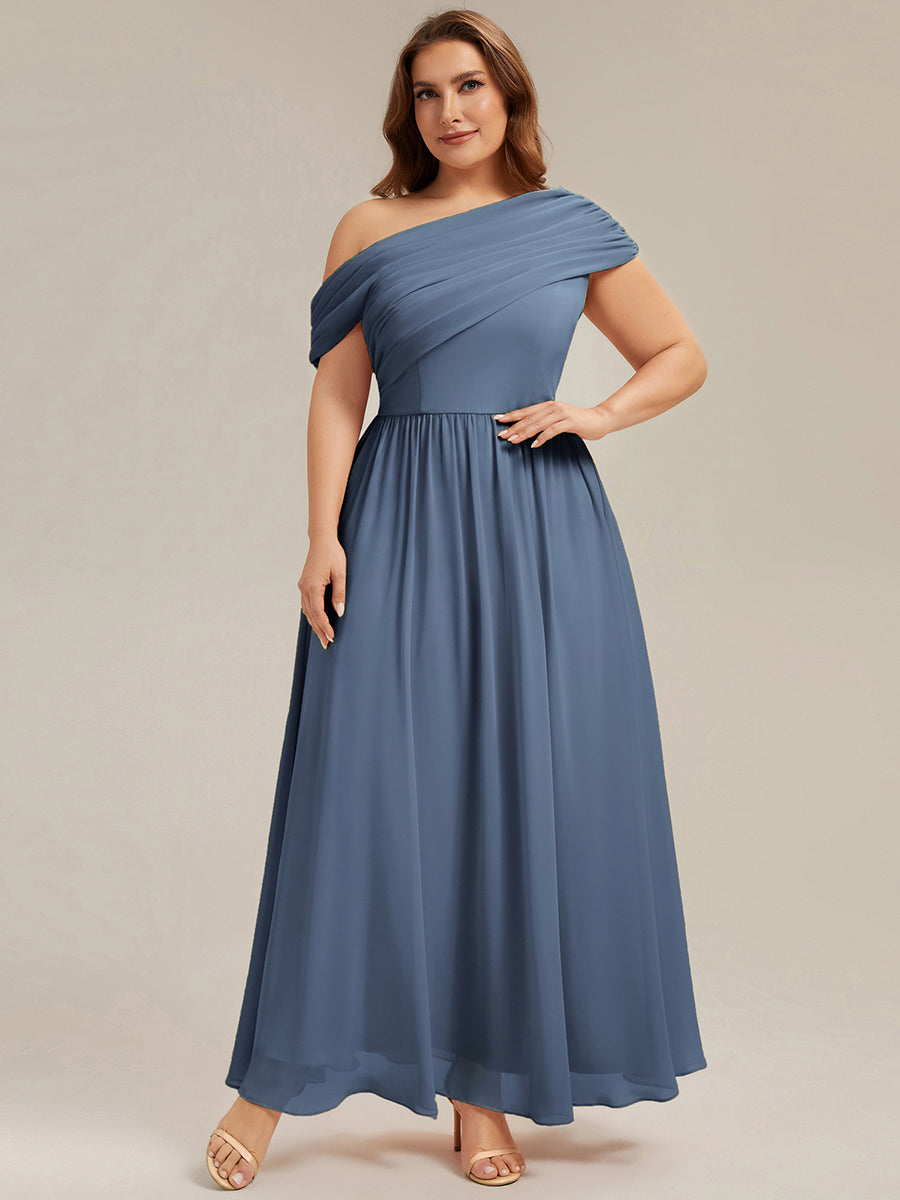 Robe longue asymétrique sans bretelles en A avec détail froncé #Couleur_Marine Fume