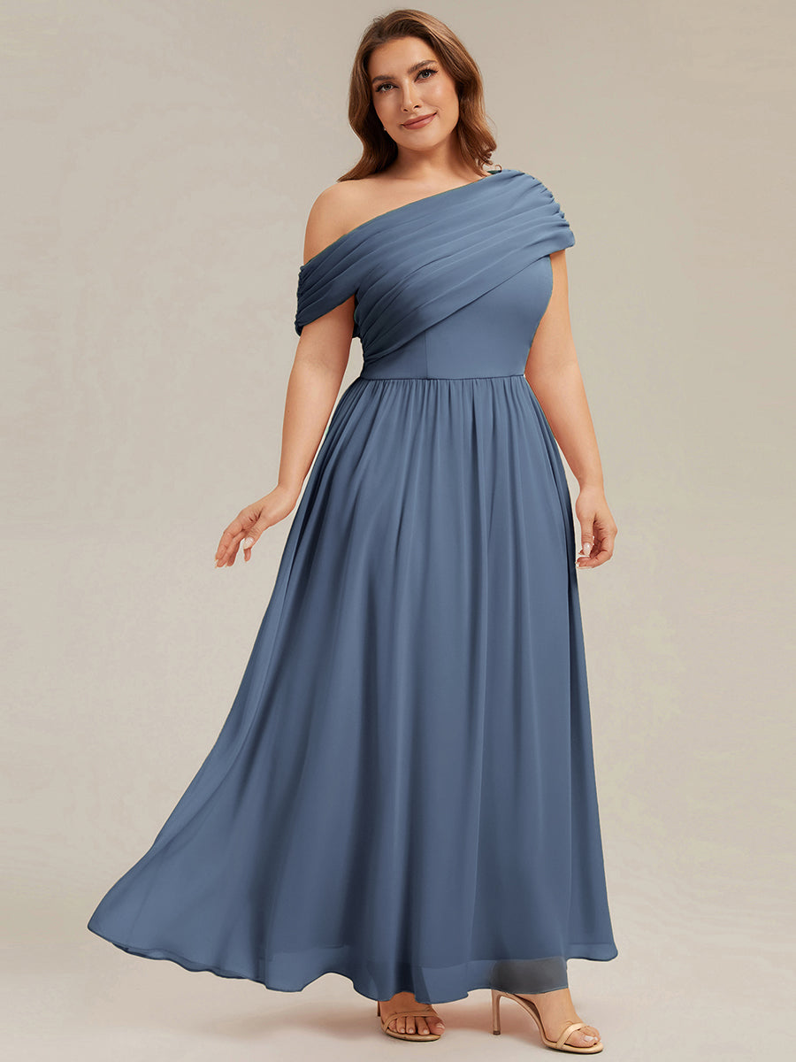 Robe longue asymétrique sans bretelles en A avec détail froncé #Couleur_Marine Fume