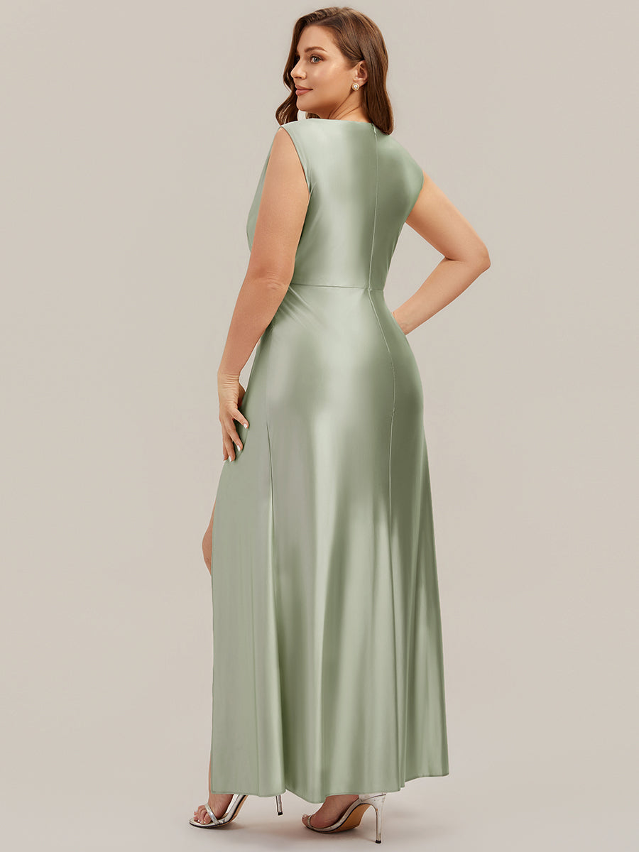 Robe sirène longue sans bretelles en stretch avec col drapé et fente haute sur la cuisse #Couleur_Vert sauge