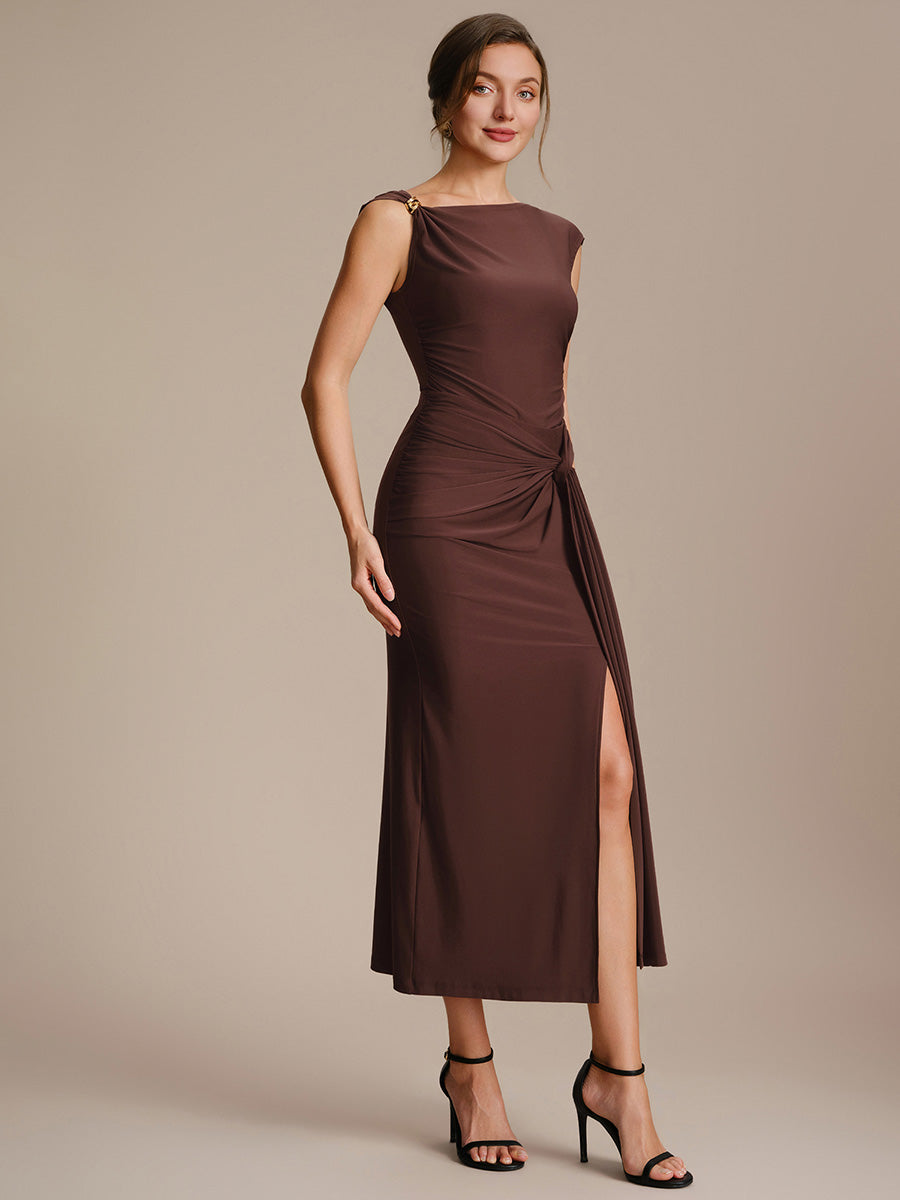 Robe courte à manches courtes extensible sans manches avec encolure asymétrique #Couleur_Marron chocolat