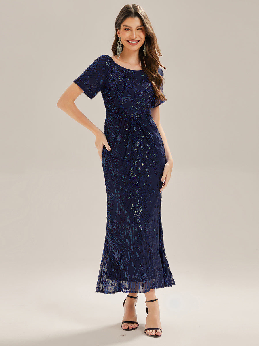 Robe de soirée chic sans bretelles en stretch haut avec détail froncé et col rond longueur midi #Couleur_Bleu Marine