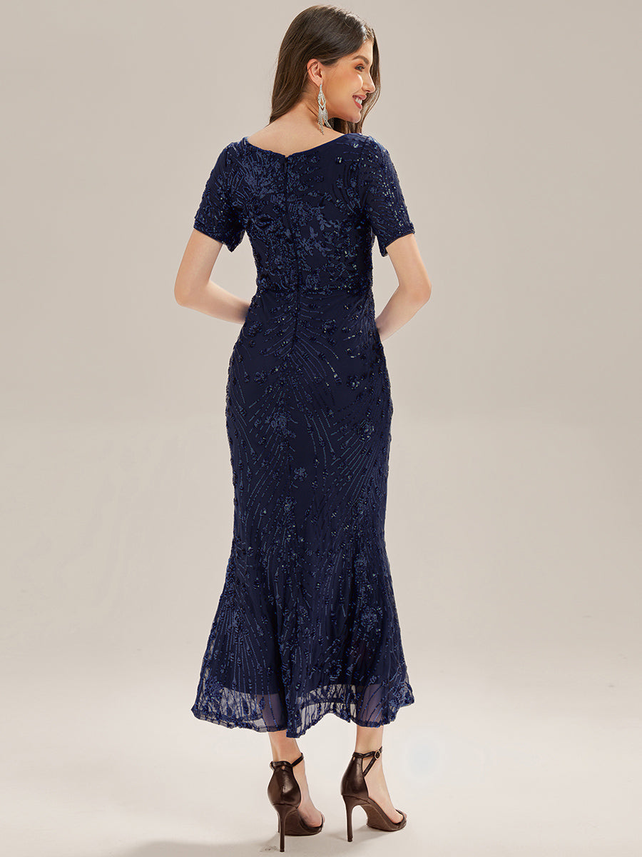 Robe de soirée chic sans bretelles en stretch haut avec détail froncé et col rond longueur midi #Couleur_Bleu Marine