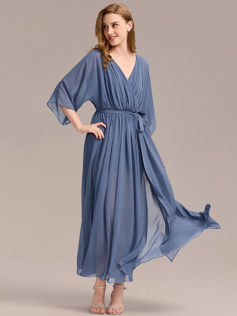 Robe d'invité de mariage trapèze en mousseline fluide à encolure ronde et longueur au genou