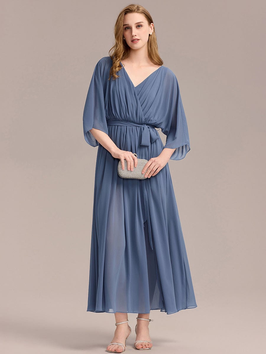 Robe d'invité de mariage trapèze en mousseline fluide à encolure ronde et longueur au genou