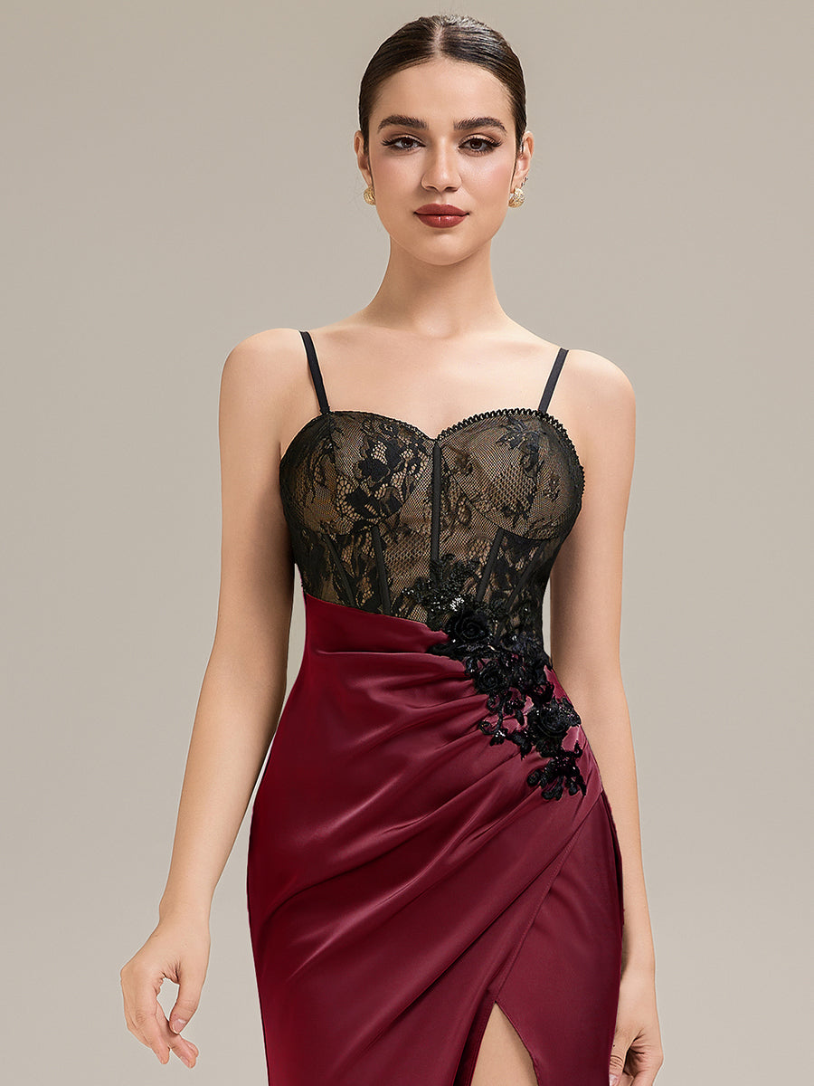 Robe de soirée chic sans bretelles sans manches en forme de sirène longueur sol avec dentelle à frange et détail corset #Couleur_Bordeaux