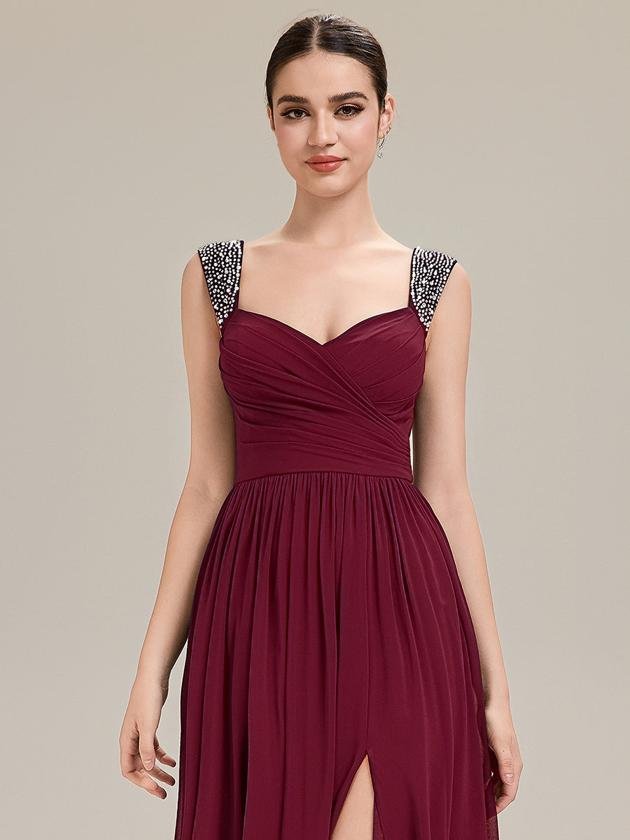 Robe de soirée chic sans manches décolleté en V avec jupe évasée longueur sol et bretelles non réglables #Couleur_Bordeaux