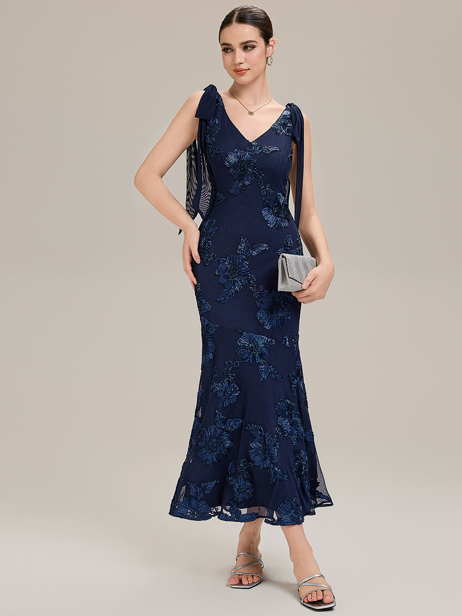 Robe de soirée chic sans manches sans bretelles en jersey extensible avec nœud à l'avant et rubans fluides #Couleur_Bleu Marine
