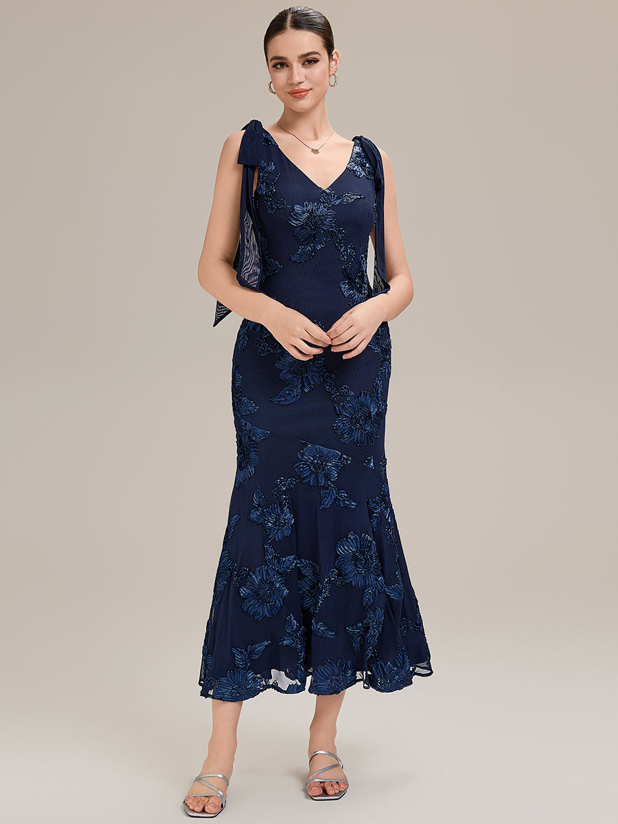 Robe de soirée chic sans manches sans bretelles en jersey extensible avec nœud à l'avant et rubans fluides #Couleur_Bleu Marine
