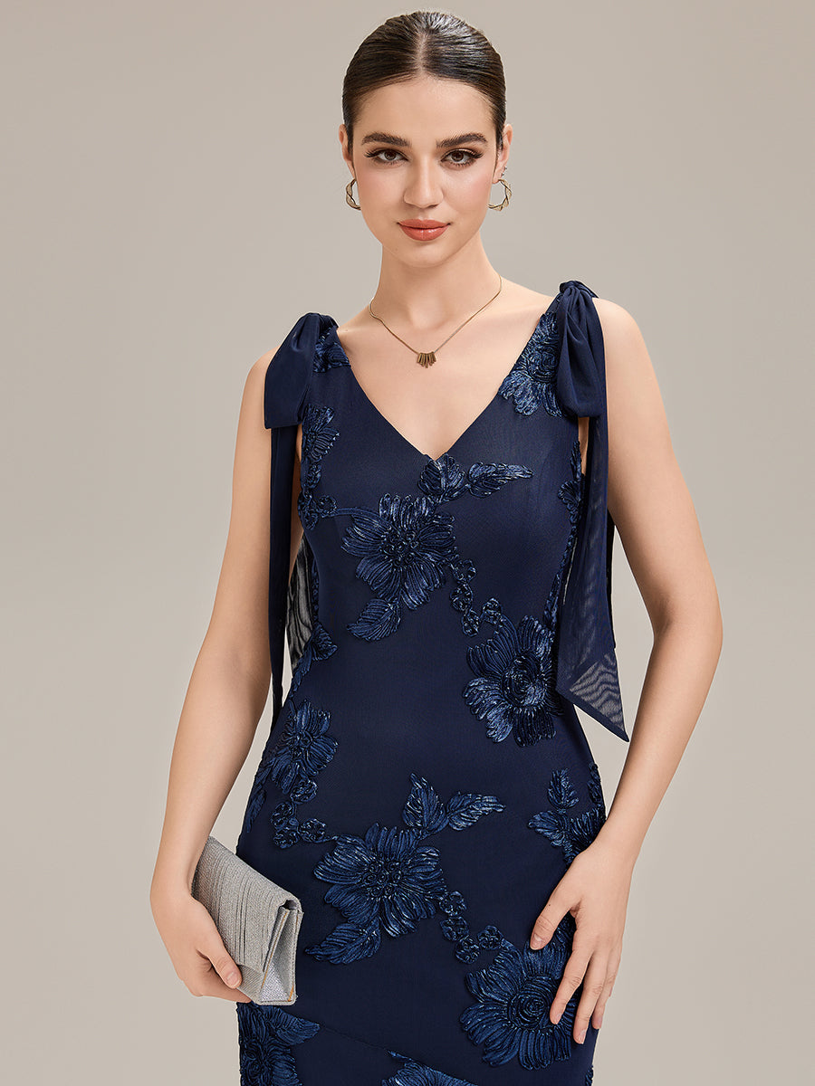 Robe de soirée chic sans manches sans bretelles en jersey extensible avec nœud à l'avant et rubans fluides #Couleur_Bleu Marine