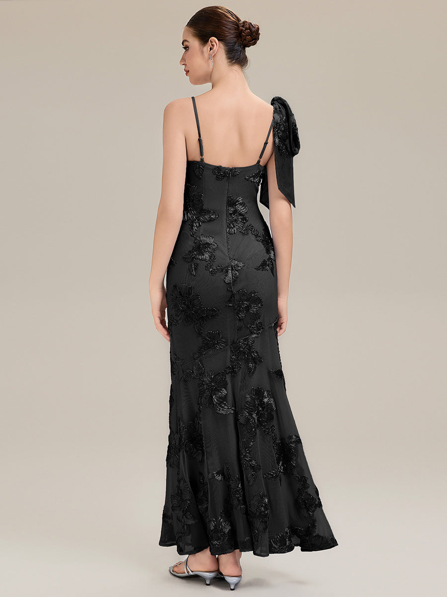 Robe de soirée chic à bretelles spaghetti ajustables avec décolleté en cœur en mermaid longueur de sol et détails en jacquard floral #Couleur_Noir