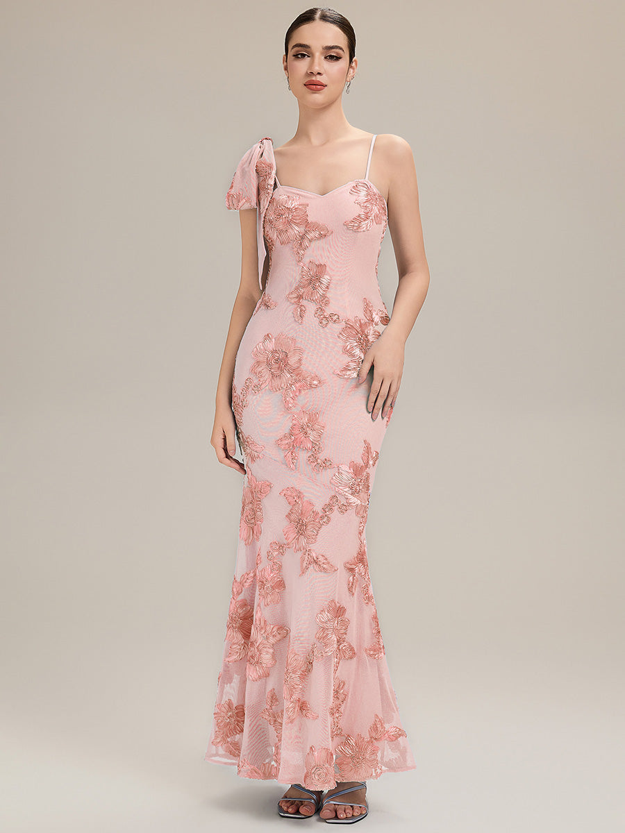 Robe de soirée chic à bretelles spaghetti ajustables avec décolleté en cœur en mermaid longueur de sol et détails en jacquard floral #Couleur_Rose