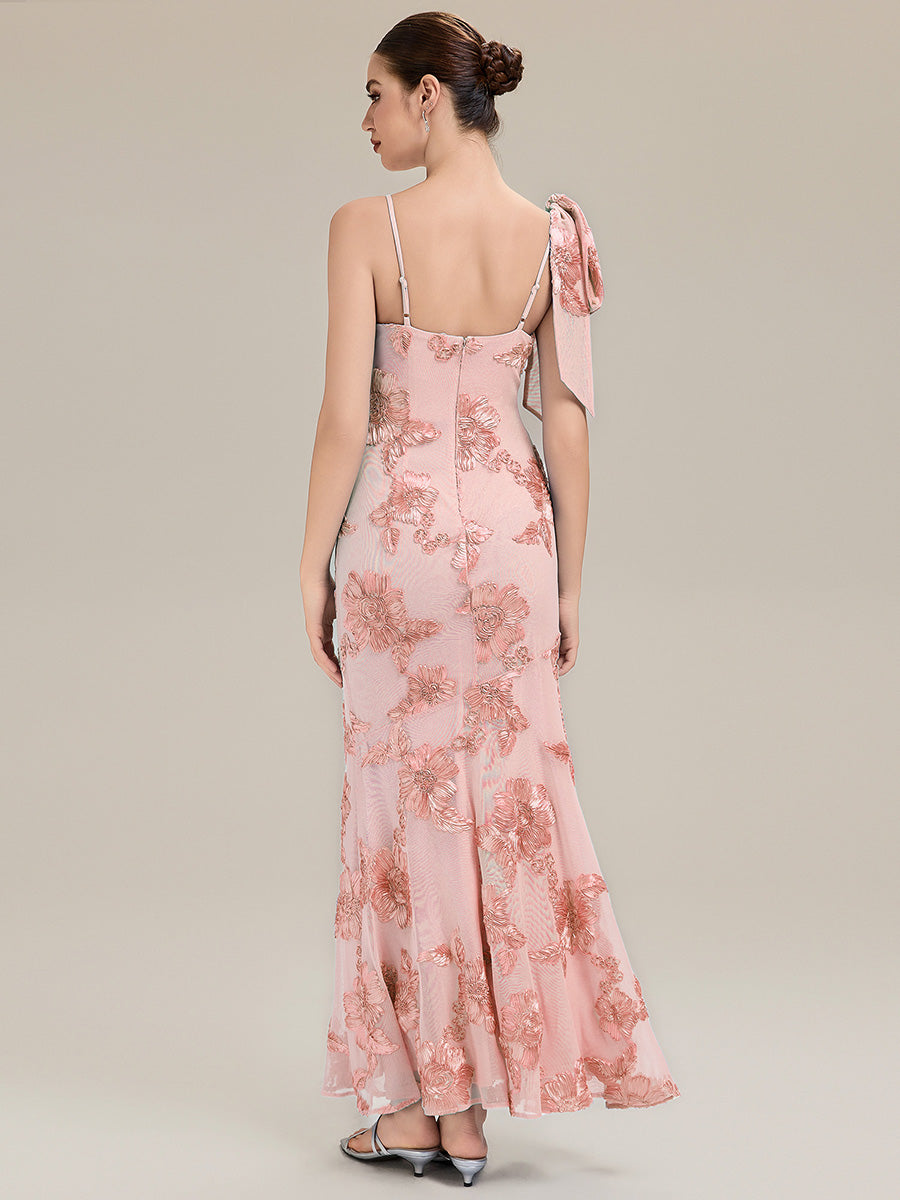 Robe de soirée chic à bretelles spaghetti ajustables avec décolleté en cœur en mermaid longueur de sol et détails en jacquard floral #Couleur_Rose