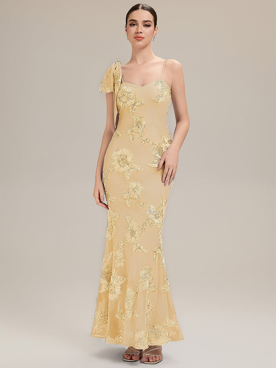 Robe de soirée chic à bretelles spaghetti ajustables avec décolleté en cœur en mermaid longueur de sol et détails en jacquard floral #Couleur_Jaune