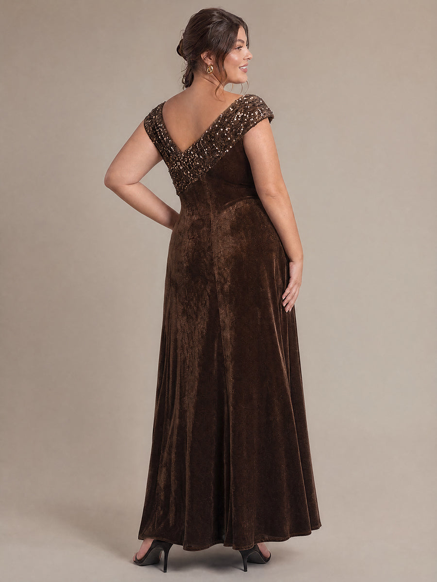 Robe moulante asymétrique sans manches en sequins maxi #Couleur_Marron chocolat