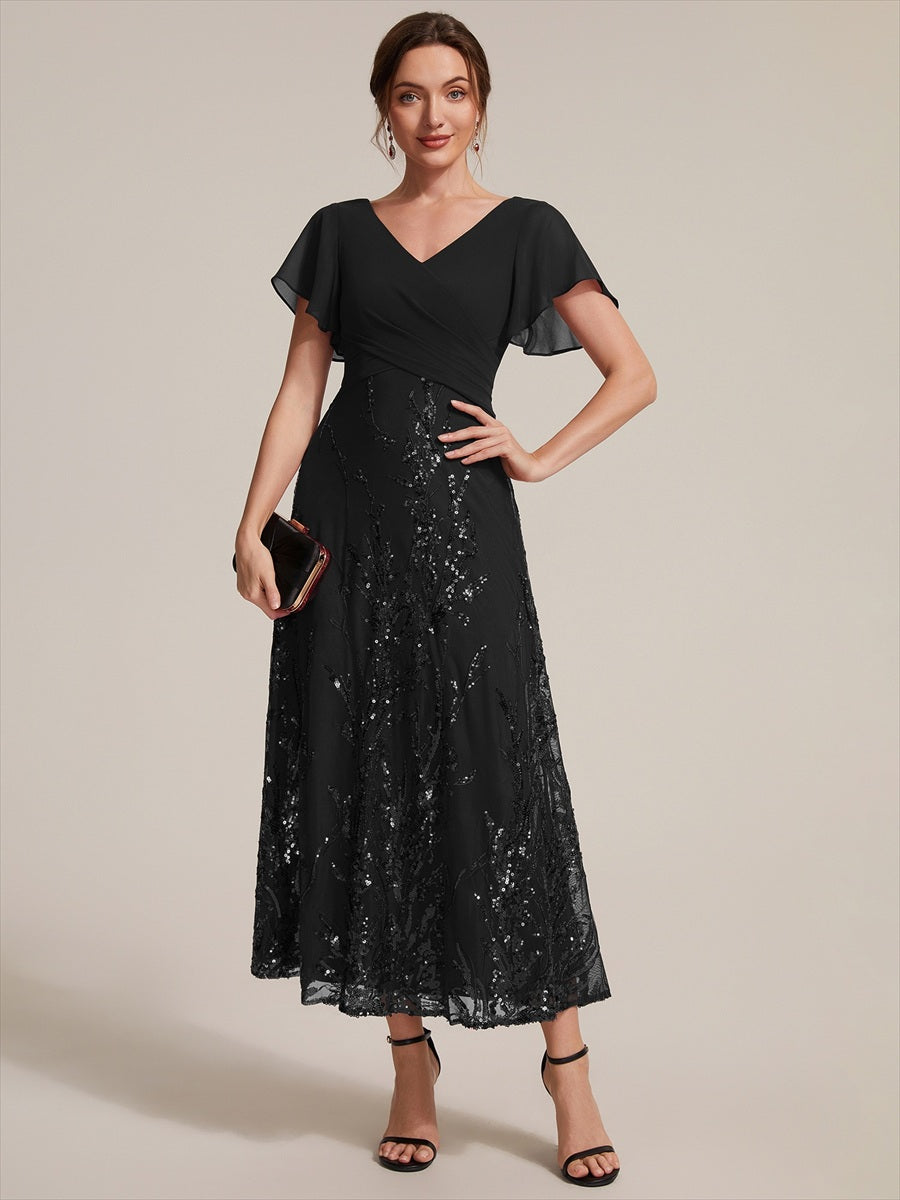 robe en ligne A avec manches courtes décolleté en V sequins longueur thé avec ourlet volanté #Couleur_Noir