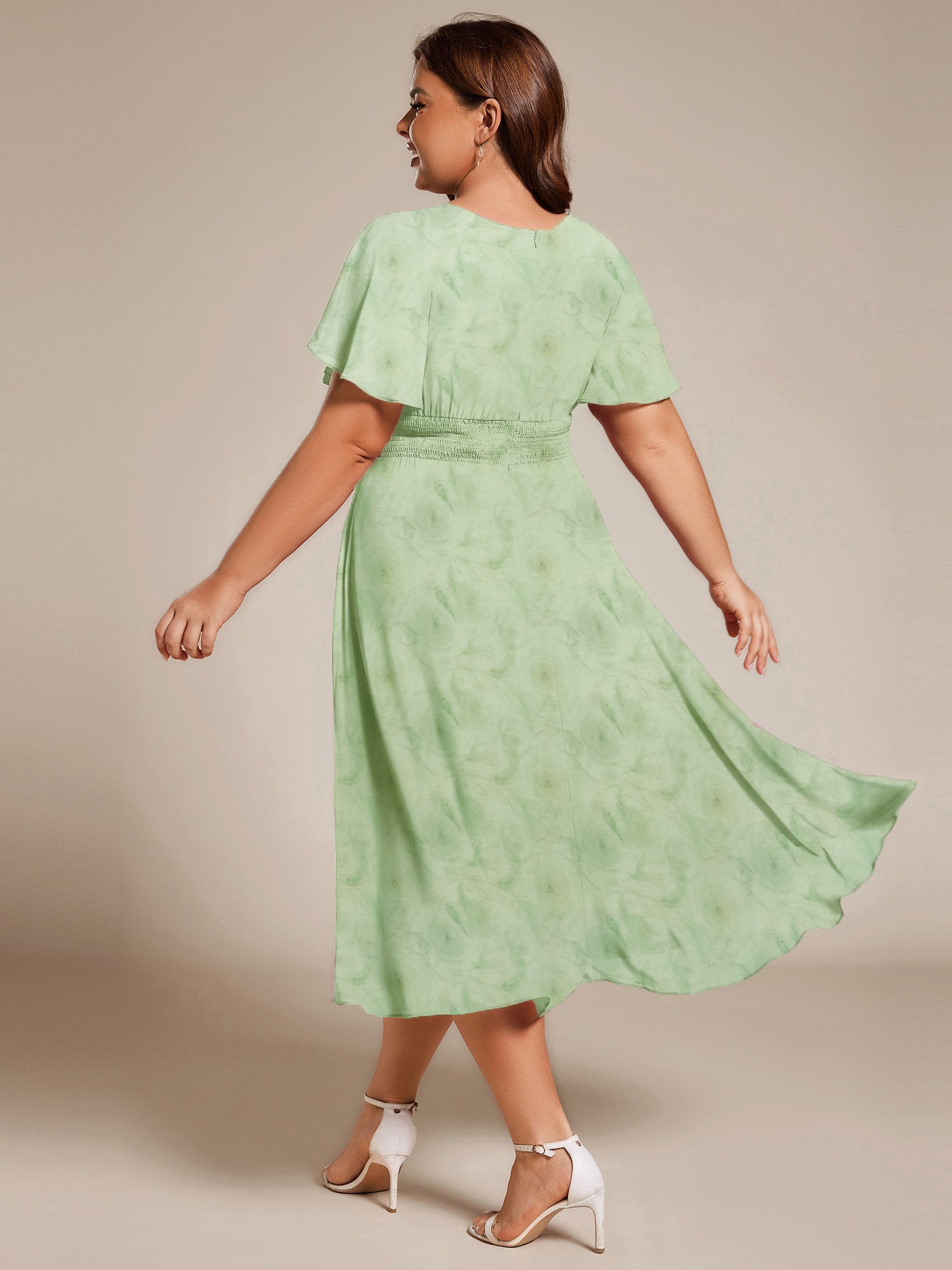Robe d'invité de mariage trapèze en mousseline fluide à encolure ronde et longueur au genou #Couleur_Roses Vert Clair