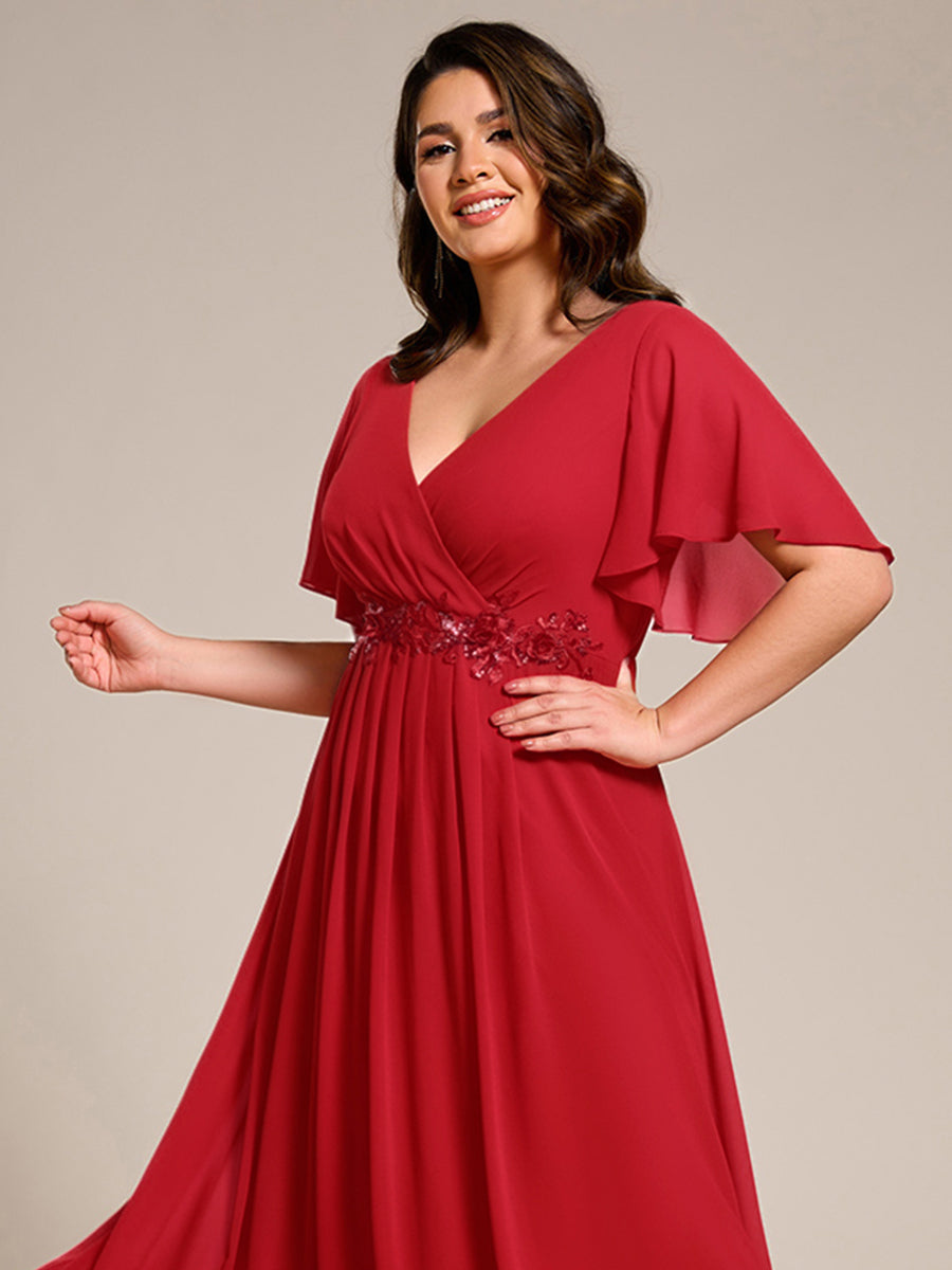 Robe d'invité de mariage mi-longue en mousseline de soie à col en V de grande taille avec applique à la taille #Couleur_Rouge